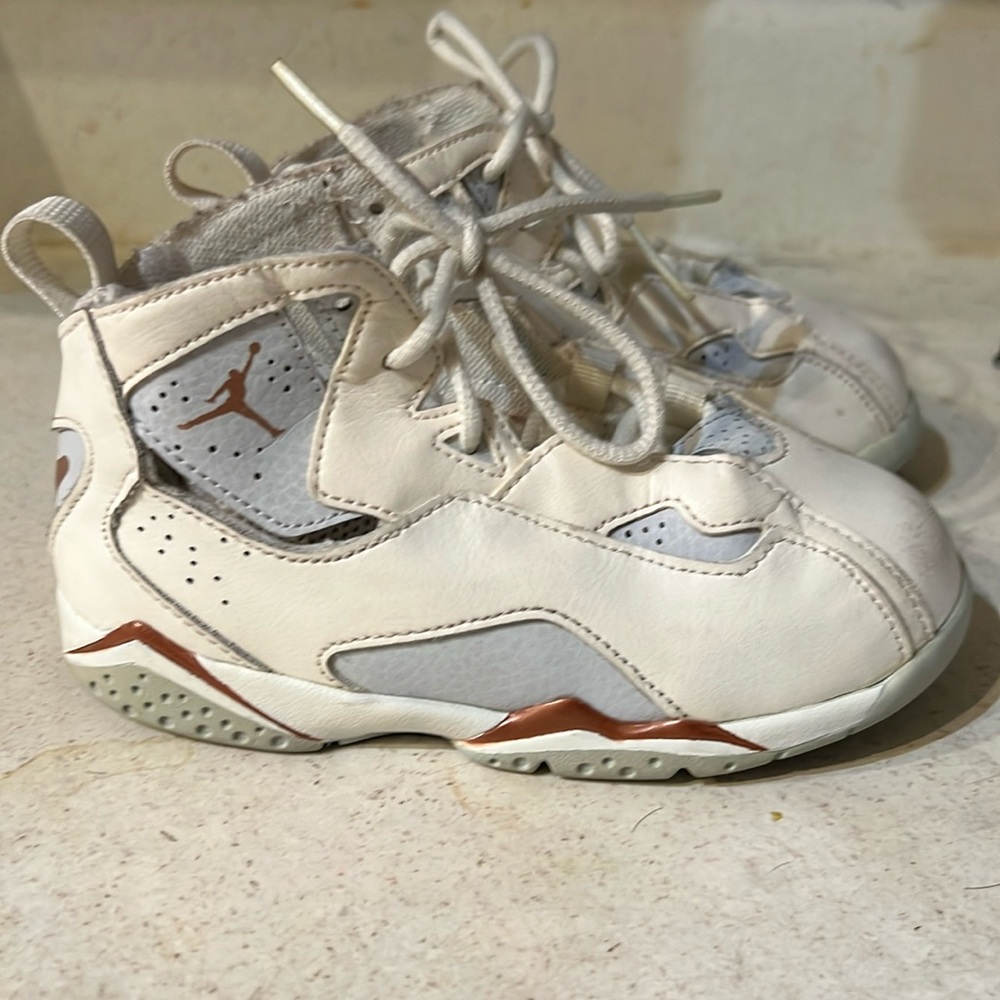 Kids Jordan’s size 10c good condition